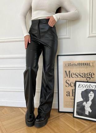 Женские брюки из эко-кожи на флисе с карманами5 фото