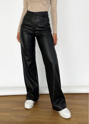 Женские брюки из эко-кожи на флисе с карманами3 фото