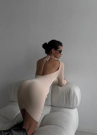 Женское стильное платье в рубчик с длинными рукавами открытая спина шнуровка черный, св беж4 фото
