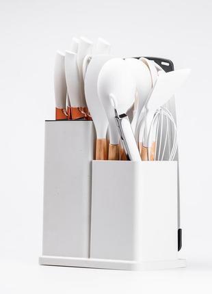 Набор кухонных принадлежностей на подставке 19 штук кухонные аксессуары из силикона с бамбуковой ручкой белый5 фото