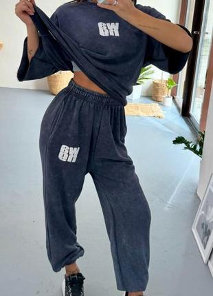 Спортивный костюм в технике тай-дай с принтом wang