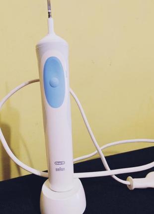 Зубная щётка oral b
