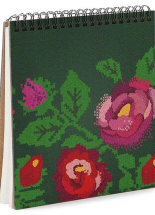 Блокнот для записів та ескізів sketchbook (квадрат) квіти в стилі вишивки1 фото