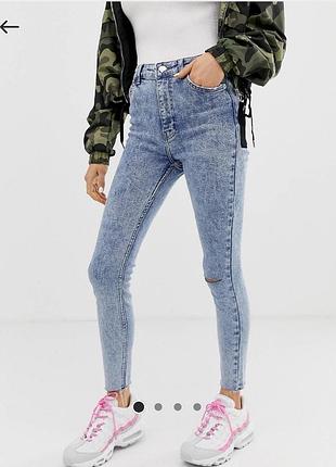Плотные джинсы с высокой талией bershka