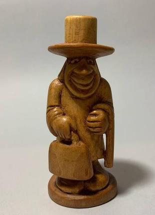 Статуэтка деревянная мужичок с портфелем