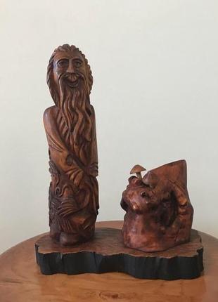 Дерев'яна фігурка "лісова людина з пеньком"