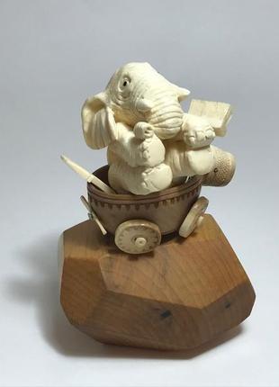 Фігурка "сажотрус" з бивня мамонта7 фото