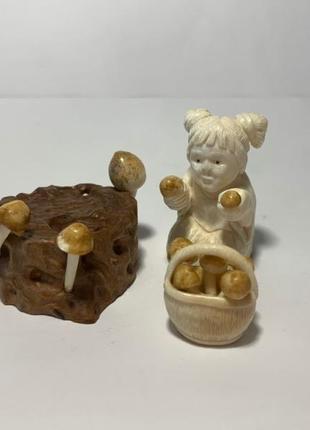 Фигурка ′девочка грибник′ из бивня мамонта10 фото
