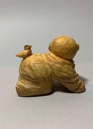 Дерев'яна фігурка хлопчик з птахом 'фукусуке'4 фото