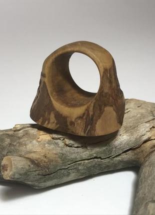 Кольцо деревянное из оливы9 фото