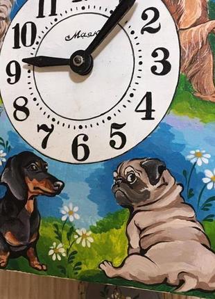 Часы с авторской росписью, ходики настенные механические ′собака′9 фото