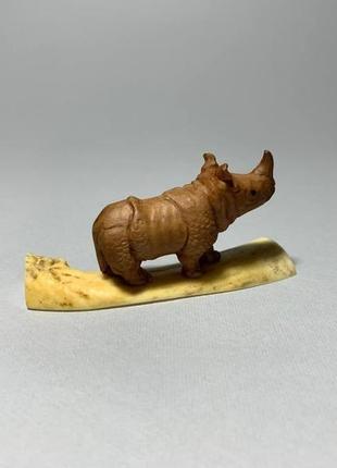 Фігурка статуетка 'носоріг' з дерева груша4 фото