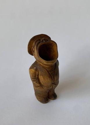 Статуэтка из дерева, фигурка из дерева, статуэтка деревянная "жадный человек", скульптура из дерева2 фото