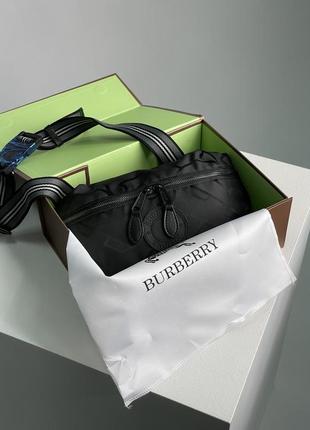 Брендова поясна сумка для хлопця burberry чоловіча міська бананка чорна барбері нагрудна сумка для чоловіка2 фото