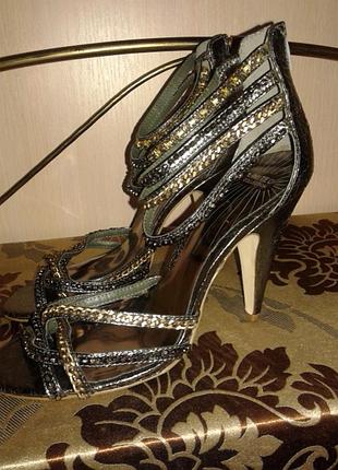 Шикарные вечерние нарядные босоножки от m&s,p.39