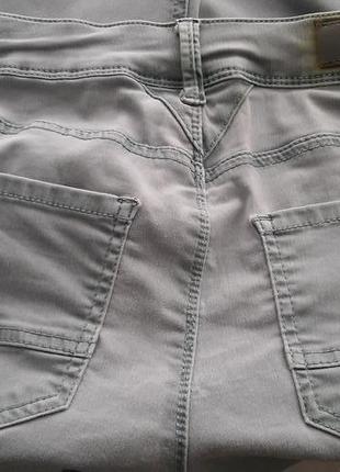 Класні джинси відомого бренду5 фото