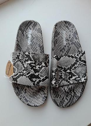 Шлепанцы 38р резиновые