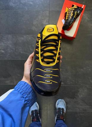 Мужские кроссовки черные с желтым nike air max plus tn sundial8 фото