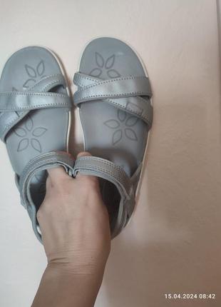 Новые босоножки keen 38 размер