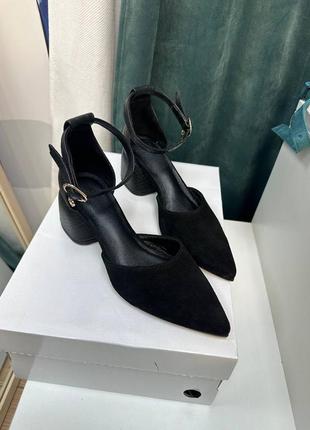 Классические черные туфли на каблуке 1112 фото