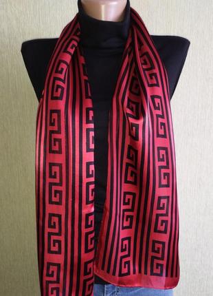 Симпатичный шелковый шарф