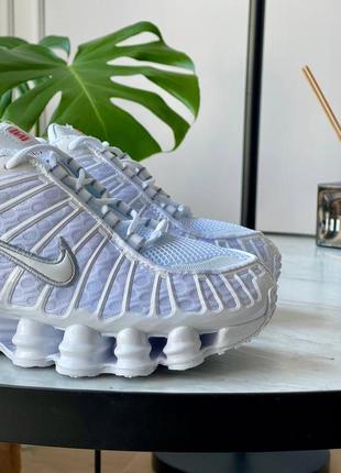 Жіночі кросівки білі з срібним nike shox tl white silver 20238 фото