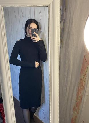 Длинное черное платье трикотаж с открытой спиной1 фото