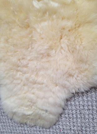 Килимок натуральне хутро, білий коврик овчинка2 фото
