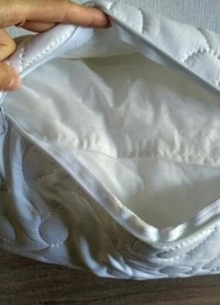 Відмінна стьобана біла подушка теп зі знімним чохлом. красиві...3 фото