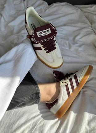 Жіночі кросівки бежеві з бордовим adidas samba wales bonner cream bordo2 фото