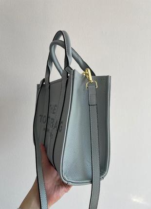 Трендова жіноча сумка marc jacobs шопер шопер сіра зерниста шкіра довгий ремінець на блискавці8 фото