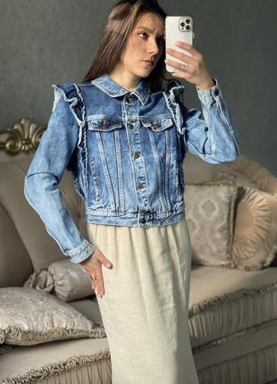 Zara джинсовая куртка джинсовка голубая вареный джинс