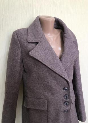 Женское пальто коричневого цвета1 фото