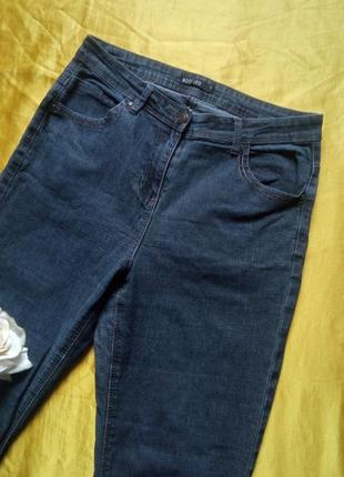 Прямые стрейчевые брюки-джинсы3 фото