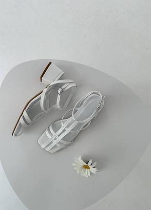 Шкіряні босоніжки