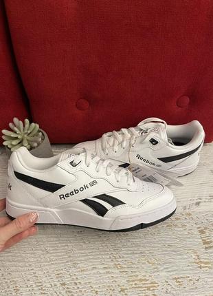 Кожаные фирменные кроссовки reebok 38,5р.