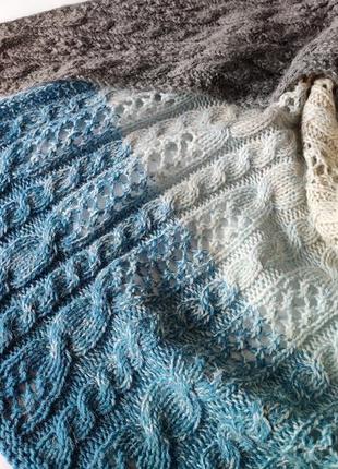 В'язана бежево-сіро-блакитна шаль з альпаки9 фото