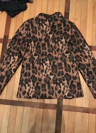 Продам куртку демисезоную з леопардовим принтом2 фото