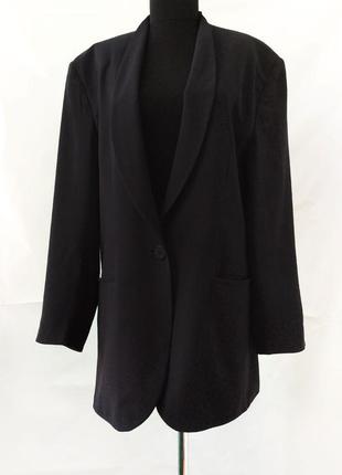 Вовняний піджак, strenesse group