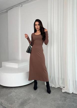 Платье с завязками по спинке