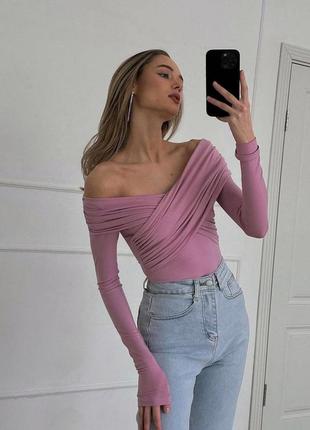 Трендовий боді з драпіруванням