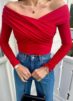 Трендовий боді з драпіруванням