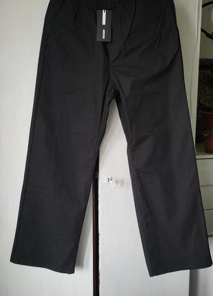 Новые брюки weekday широкие черные на резинке