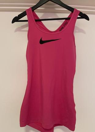 Стильна яскрава плотна малинова рожева жіноча спортивна майка nike pro dri fit xs оригінал4 фото