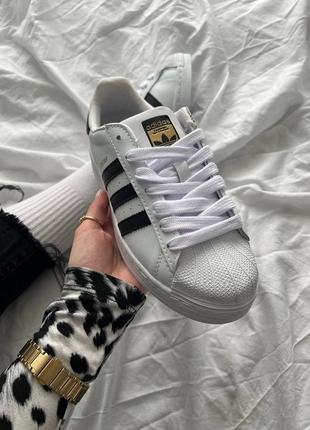 Женские кожаные кроссовки adidas superstar white black адидас суперстар4 фото