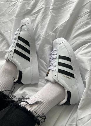 Женские кожаные кроссовки adidas superstar white black адидас суперстар6 фото