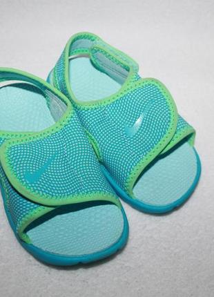 Босоніжки фірми nike 23,5 розміру по устілці від краю до краю 14,5 см.
