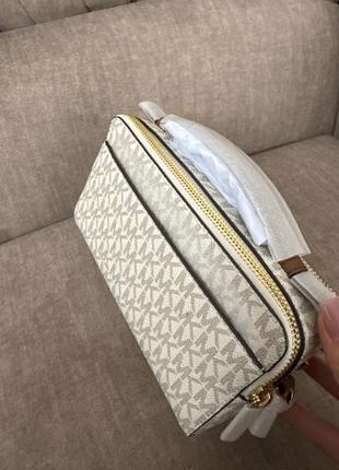 Женская сумка michael michael kors medium logo smartphone crossbody bag (35902gttc2b) vanilla6 фото
