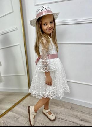 Изысканное платье с шляпой, туречковина2 фото