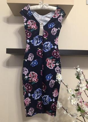 Женское облегающее платье футляр с вырезом на спине5 фото